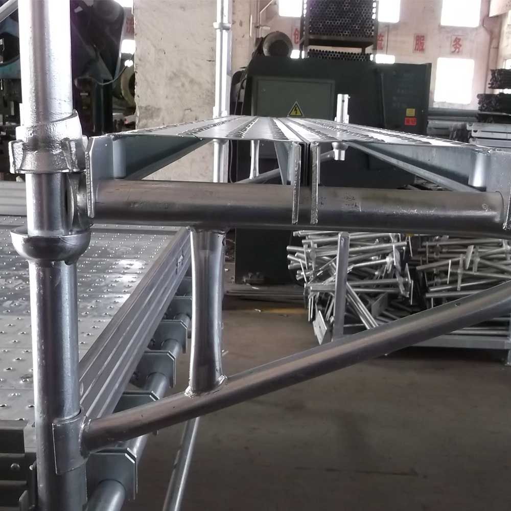 Cuplock scaffolding board bracket