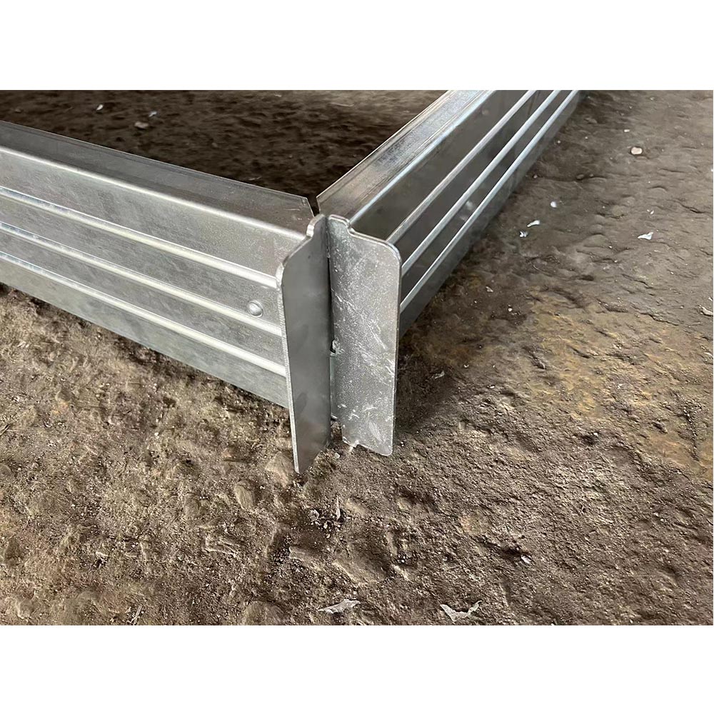Multidirectional scaffolding toe board
