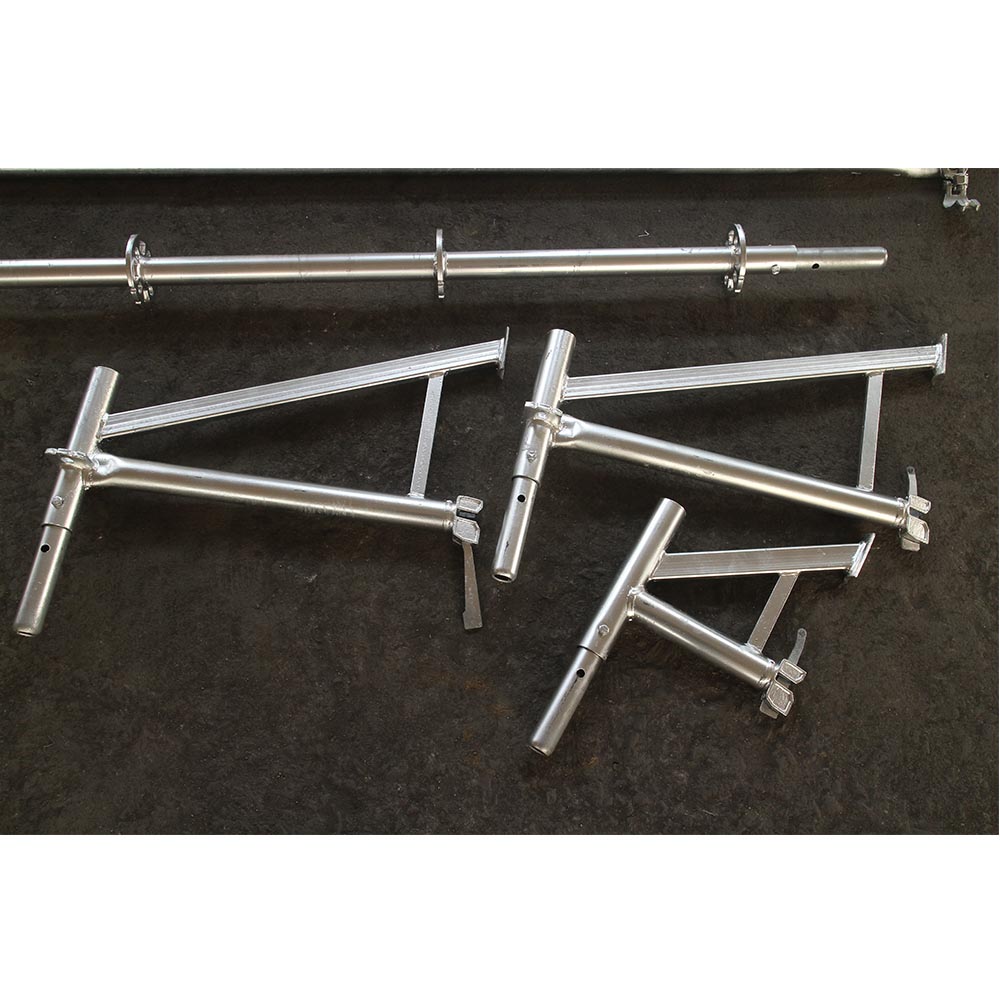 Multidirectional scaffolding side bracket
