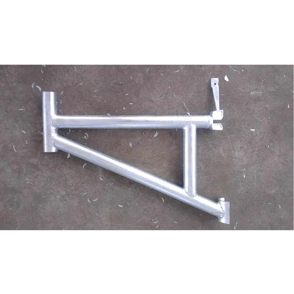 Multidirectional scaffolding side bracket