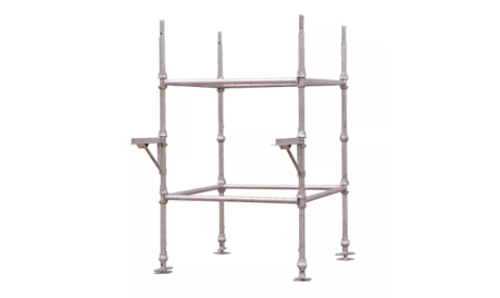 What are the main components of a scaffolding system?