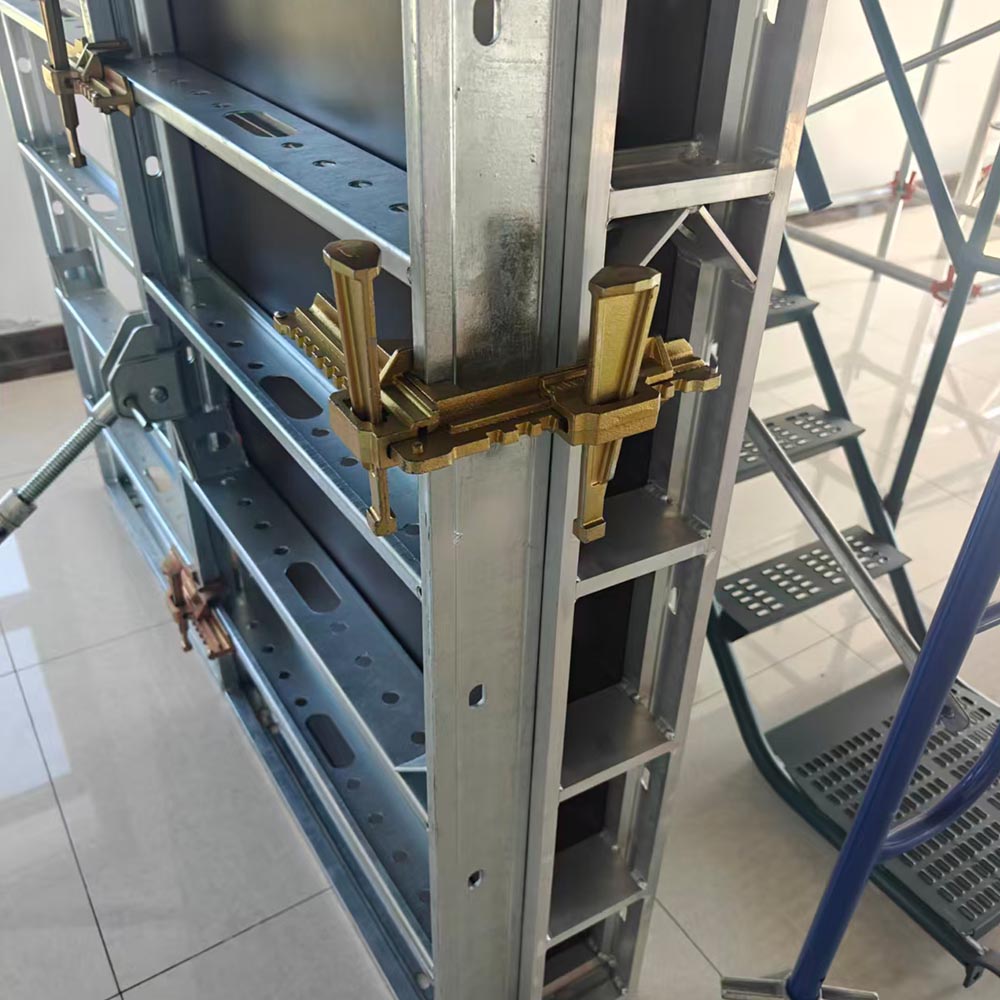 Formwork Outer Corner Clamp